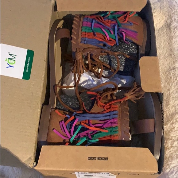 Zara sandals in a size 7 1/2. Only been worn once! - Picture 5 of 6